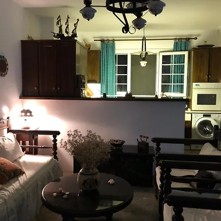 Summer House By The Sea Apartment Aspro Chorio