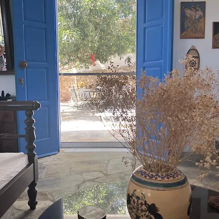 House 50m From Glyfa In Paros - Spacious 2br With Private Garden * Aspro Chorio