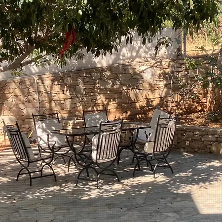 House 50m From Glyfa In Paros - Spacious 2br With Private Garden Apartment Aspro Chorio