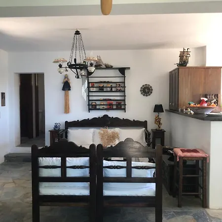 Apartment House 50m From Glyfa In Paros - Spacious 2br With Private Garden Aspro Chorio