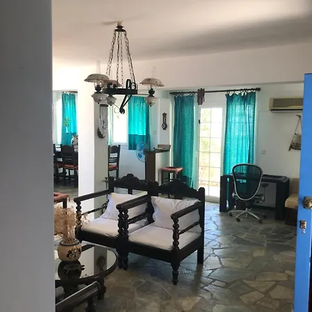 Apartment House 50m From Glyfa In Paros - Spacious 2br With Private Garden Aspro Chorio