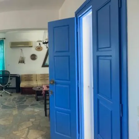House 50m From Glyfa In Paros - Spacious 2br With Private Garden Apartment