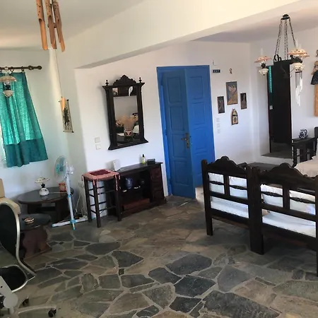 Apartment House 50m From Glyfa In Paros - Spacious 2br With Private Garden *