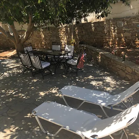 Apartment House 50m From Glyfa In Paros - Spacious 2br With Private Garden