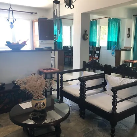 House 50m From Glyfa In Paros - Spacious 2br With Private Garden Apartment