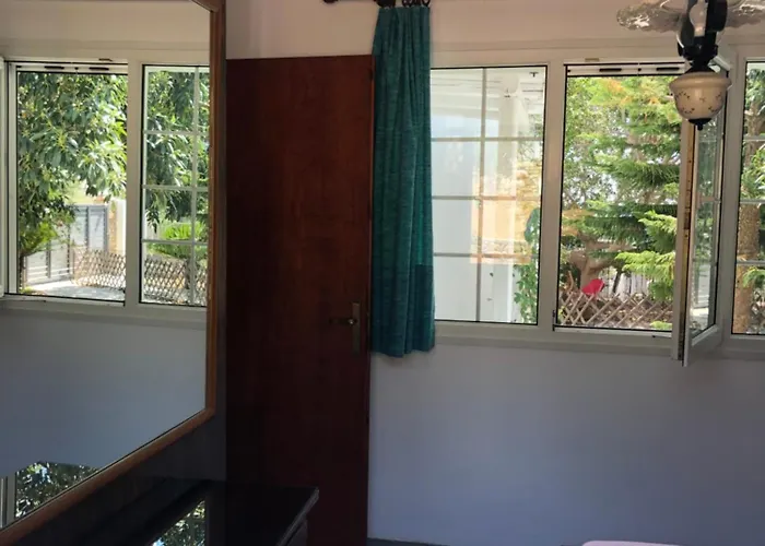 Summer House By The Sea Apartment Aspro Chorio